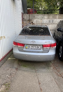 Легковий автомобіль HYUNDAI SONATA, 2008 року випуску, номер кузова KMHEU41BP8A500342, номер державної реєстрації АА9973ВС. Основні засоби в кількості 25 одиниць